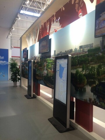 宿遷市建市20周年展覽館信息發(fā)布、觸摸設(shè)備均由米可提供1.jpg